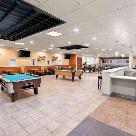 Clarion Inn & Suites And Convention Center Kearney Exteriör bild