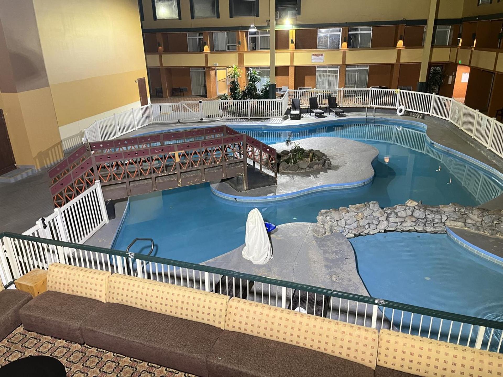 Clarion Inn & Suites And Convention Center Kearney Exteriör bild
