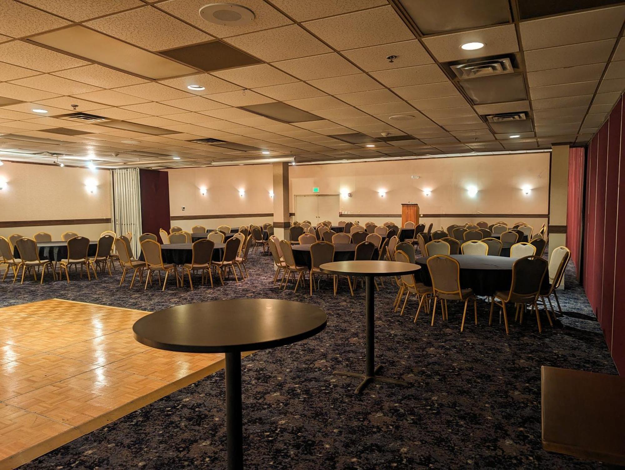 Clarion Inn & Suites And Convention Center Kearney Exteriör bild