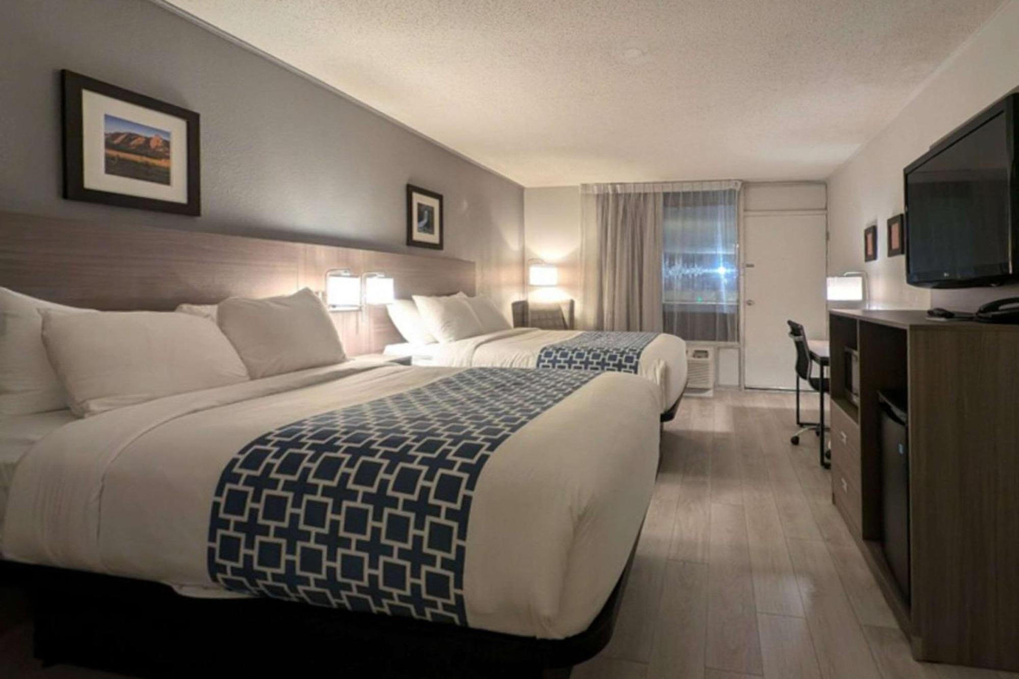 Clarion Inn & Suites And Convention Center Kearney Exteriör bild
