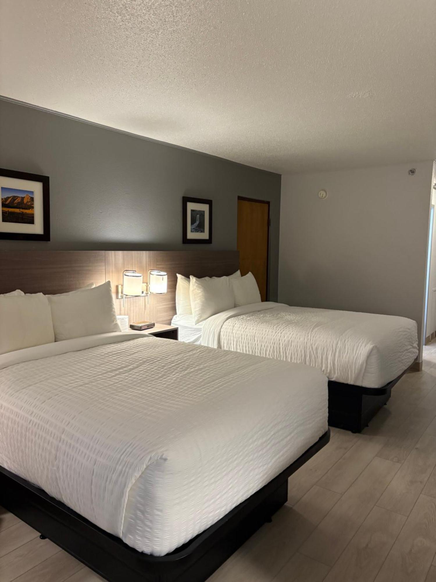 Clarion Inn & Suites And Convention Center Kearney Exteriör bild