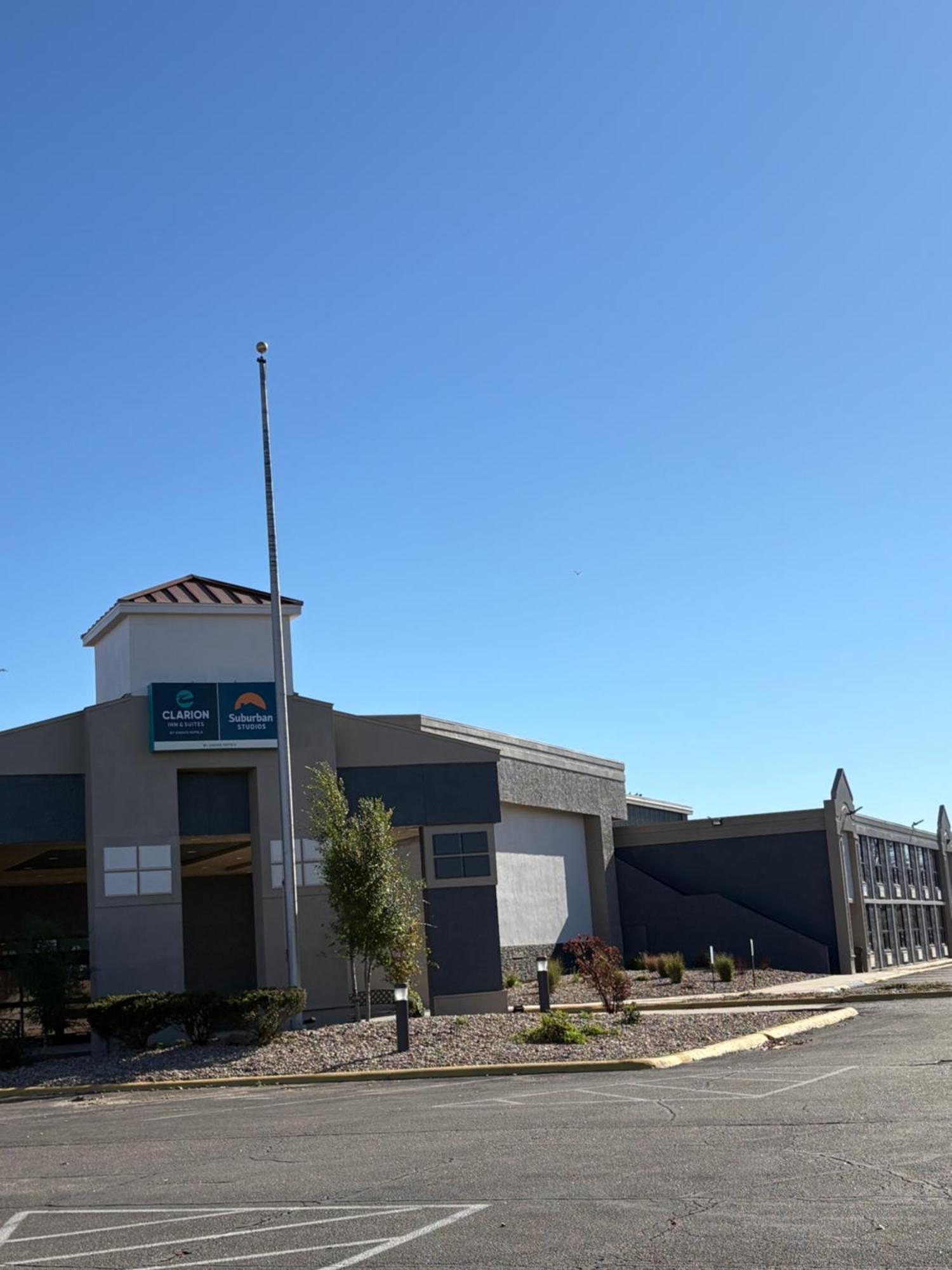 Clarion Inn & Suites And Convention Center Kearney Exteriör bild