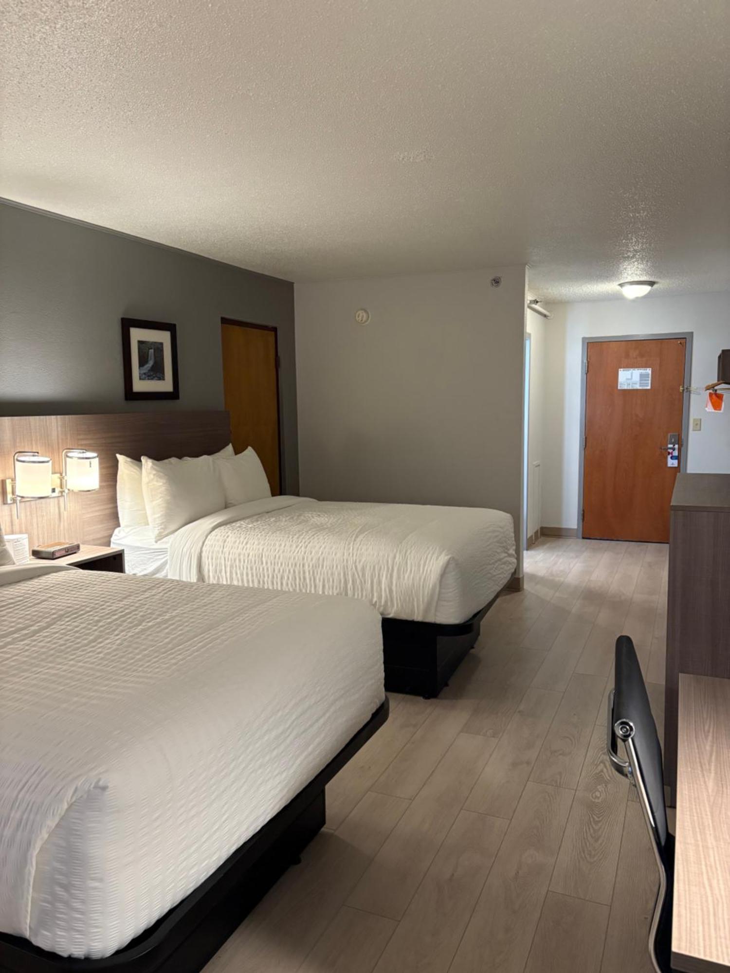 Clarion Inn & Suites And Convention Center Kearney Exteriör bild