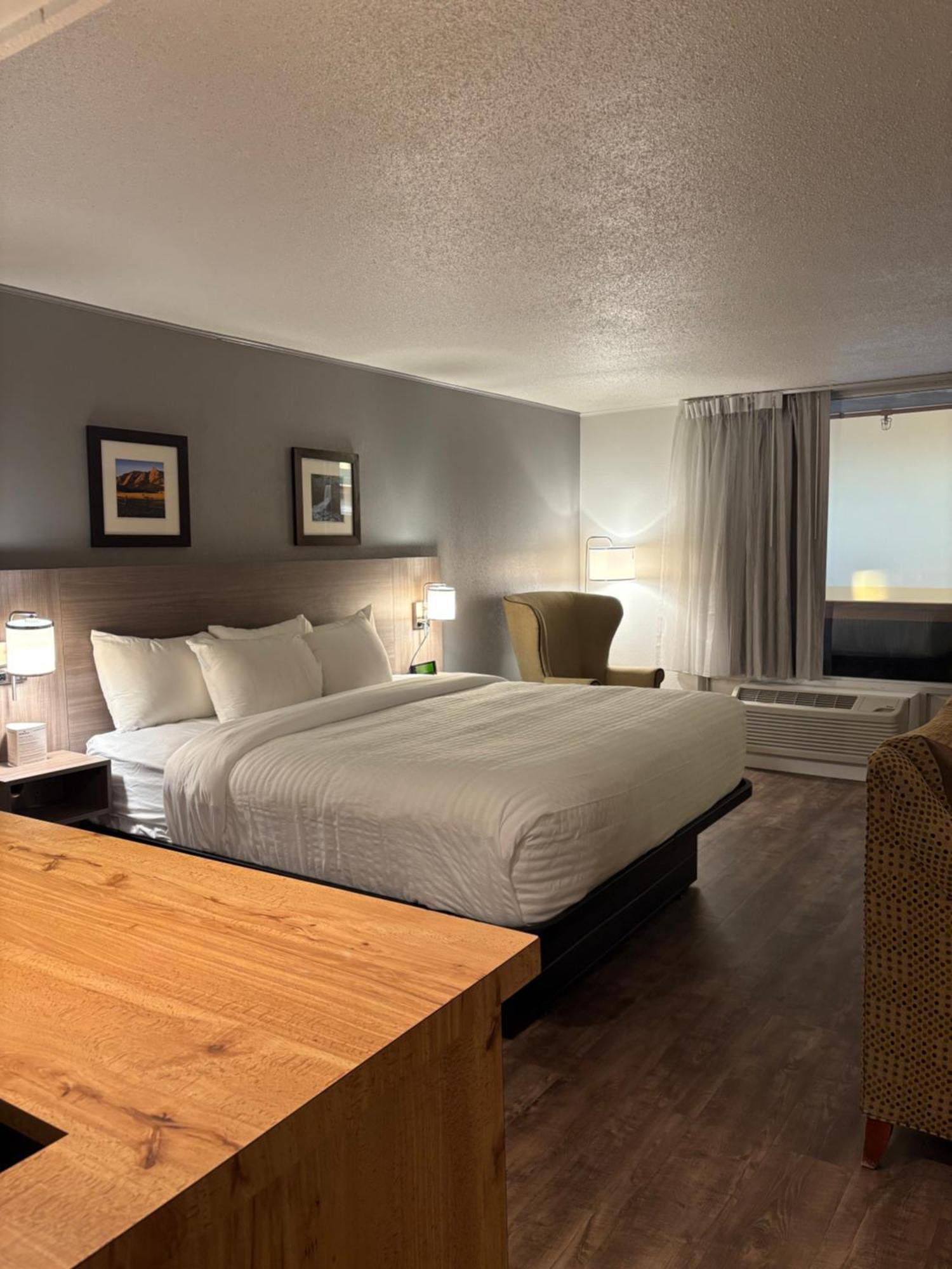 Clarion Inn & Suites And Convention Center Kearney Exteriör bild