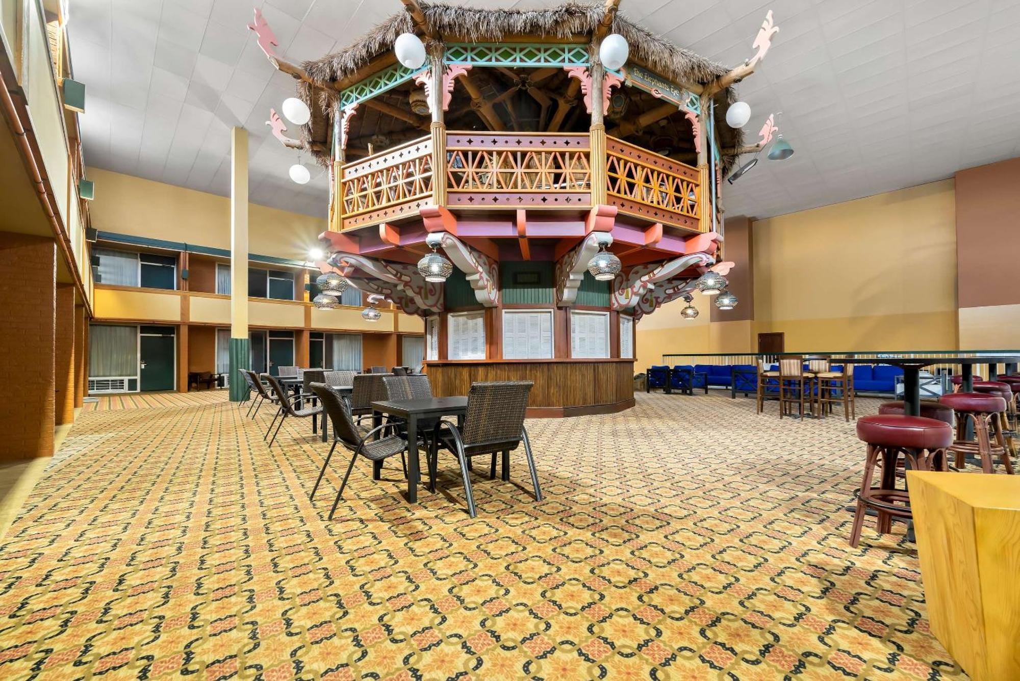 Clarion Inn & Suites And Convention Center Kearney Exteriör bild