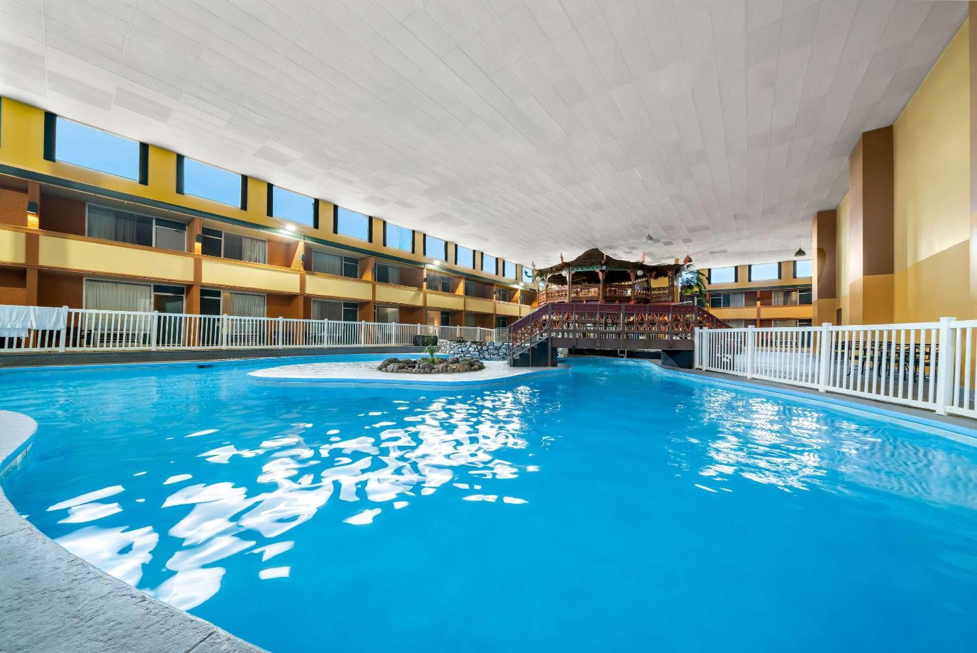 Clarion Inn & Suites And Convention Center Kearney Exteriör bild