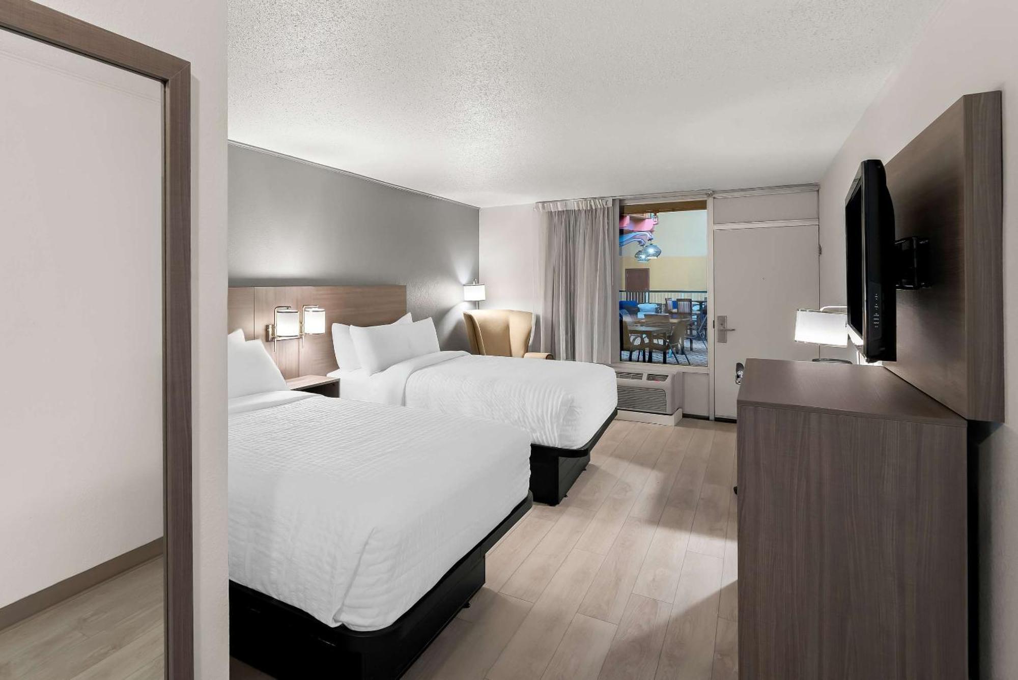 Clarion Inn & Suites And Convention Center Kearney Exteriör bild