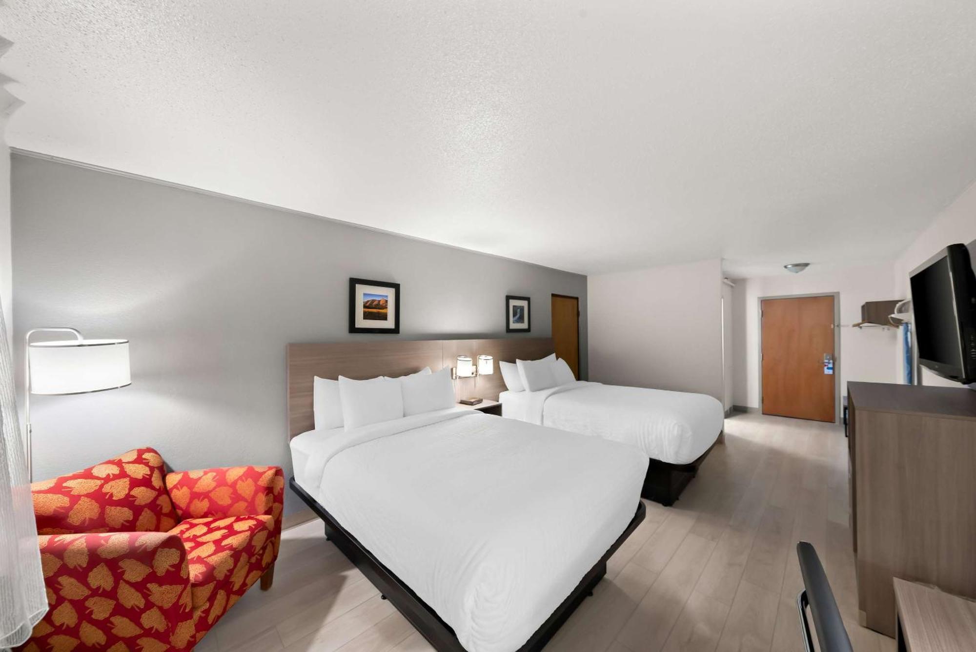 Clarion Inn & Suites And Convention Center Kearney Exteriör bild