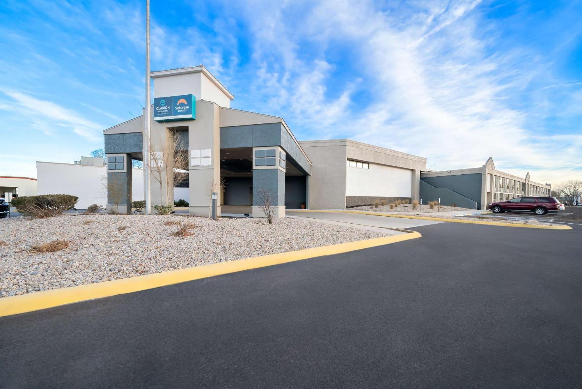 Clarion Inn & Suites And Convention Center Kearney Exteriör bild