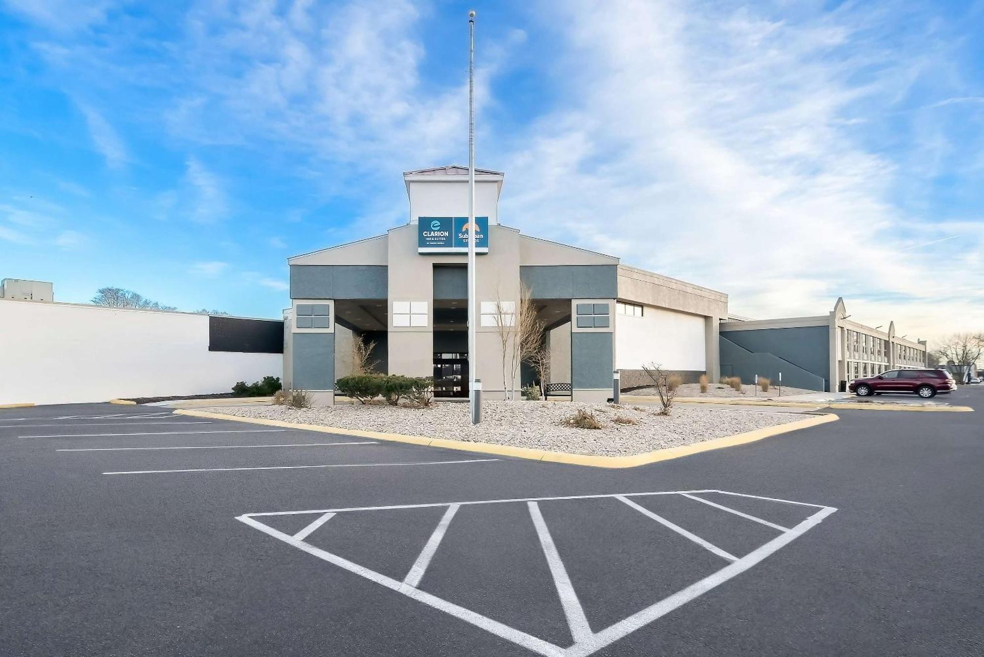 Clarion Inn & Suites And Convention Center Kearney Exteriör bild